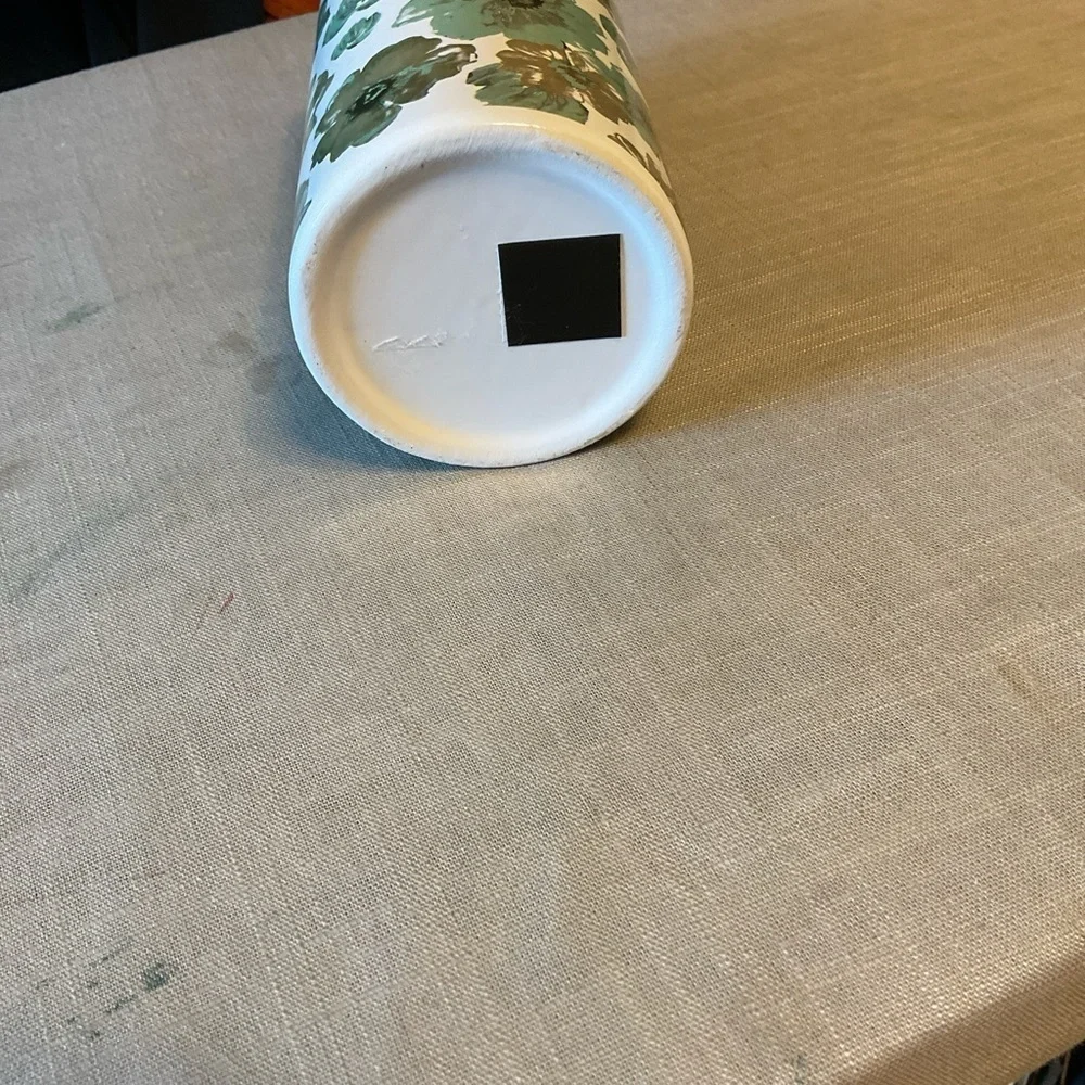 Elegant Floral Soap Dispenser - Green and White